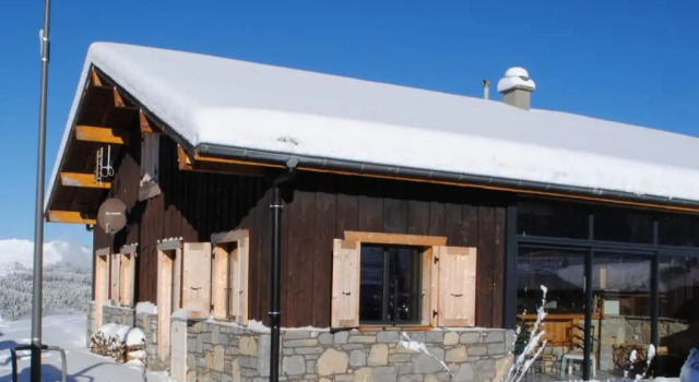 Chalet Rinuy 100m from the chair lift