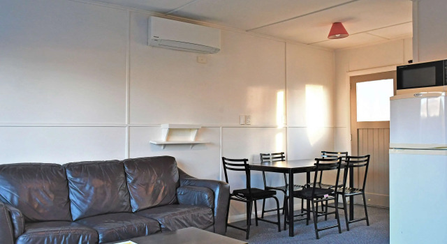 Четырёхместный люкс Comfort Inn Westshore Beach