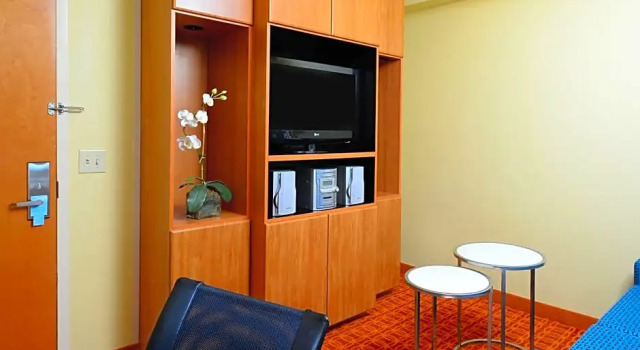 Двухместный люкс c 1 комнатой Fairfield Inn and Suites by Marriott Winston Salem/Hanes