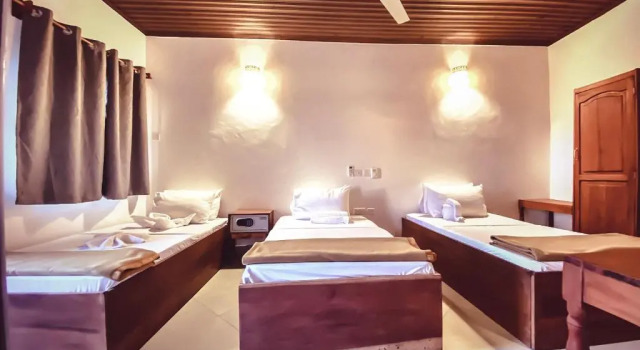 Трёхместный номер Standard Smiles Stone Town Hotel