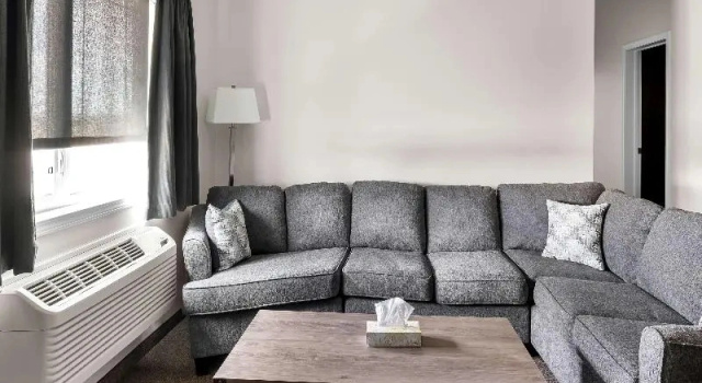 Четырёхместный люкс SureStay Studio by Best Western Hardisty