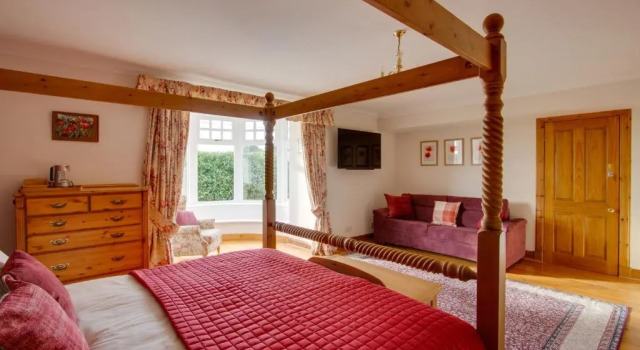 Home Farm B&B - Poppy Room, Book Landbrugsophold SPA-hoteller i Perthshire, SPA