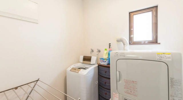 Hide House, Забронировать Отель Отели Тятан с парковкой, рядом с Пляж Араха, Парковка