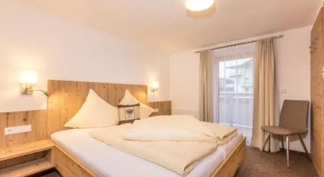 Haus Maria, Rezerwuj Hotel Hotele w Tyrol z parkingiem, Parking
