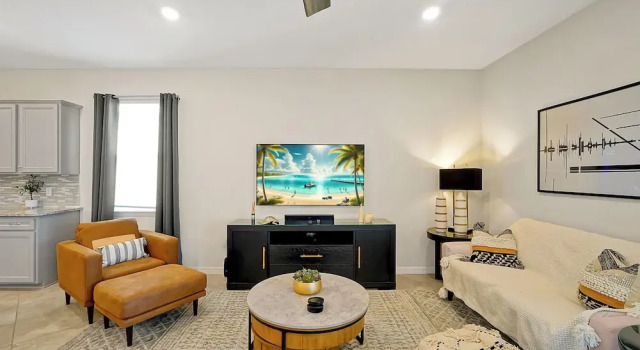 4273 Lana Avenue, 8beds