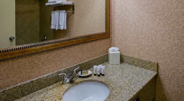 Четырёхместный номер Standard Red Lion Hotel Kennewick Columbia Center