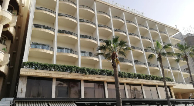 Кровать в общем номере с видом на город Riviera Hotel and Beach Lounge, Beirut
