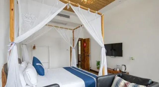 Люкс с 4 комнатами Floral Hotel· Zhuyuewan Hotel
