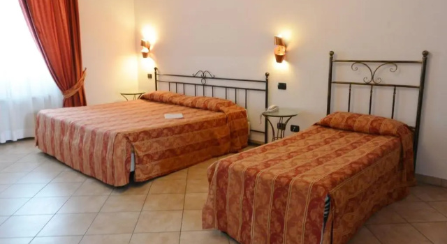 Трёхместный номер Standard Hotel Italia