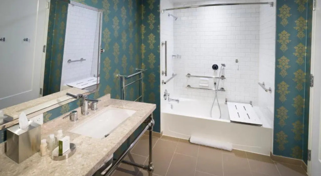 Четырёхместный номер Standard Hotel Indigo Old Town Alexandria by IHG