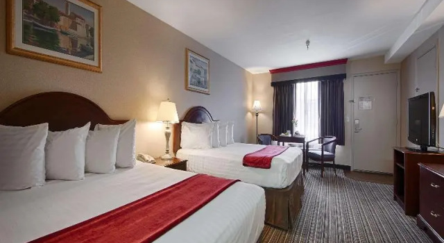 Четырёхместный номер Standard Best Western Surf City