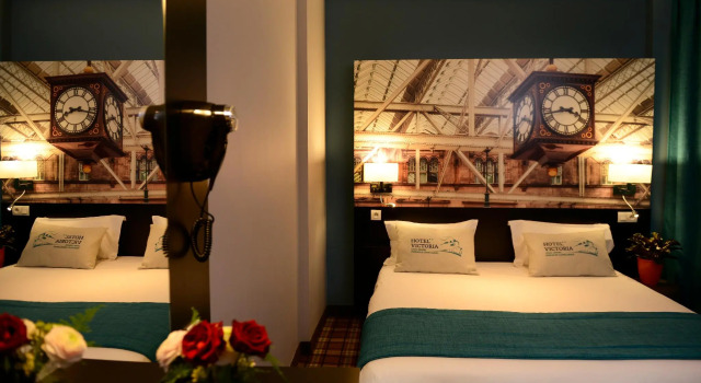 Кровать в общем номере Hotel Victoria Lyon Perrache Confluence