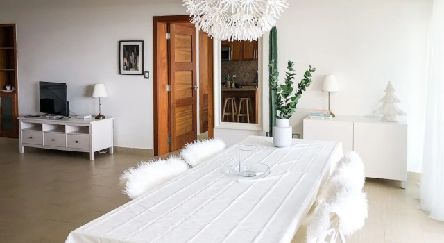 Апартаменты Oceanfront New Condo on the Beach