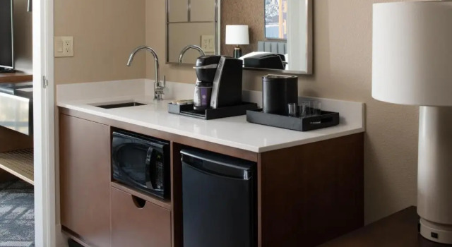 Люкс с 2 комнатами Embassy Suites by Hilton San Francisco Airport Oyster Point