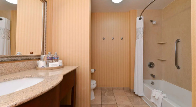 Двухместный номер Standard Hampton Inn & Suites - Coors Road