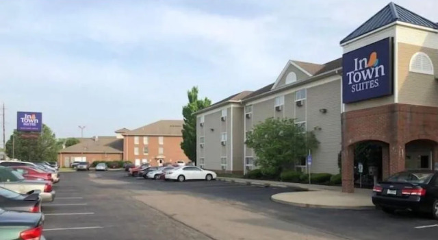 Intown Suites Extended Stay Minneapolis Mn - Coon Rapids, Varaa Hotelli Hotellit Minnesota pysäköinnillä, Pysäköinti