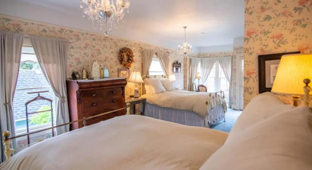 Люкс Clementines Guest House & Vacation Rentals