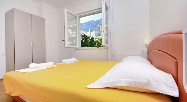 Apartment Zrine - comfortable with a balcony: A1 Makarska, Riviera Makarska