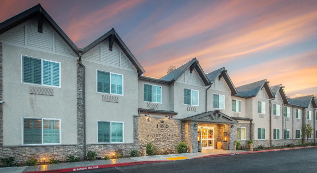 Номер Standard Aristocrat Hotel, BW Signature Collection