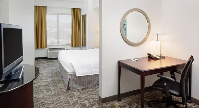 Люкс SpringHill Suites by Marriott El Paso