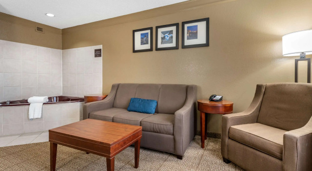 Comfort Inn & Suites, Reserva ahora Hotel Hoteles en Newark con piscina, Piscina