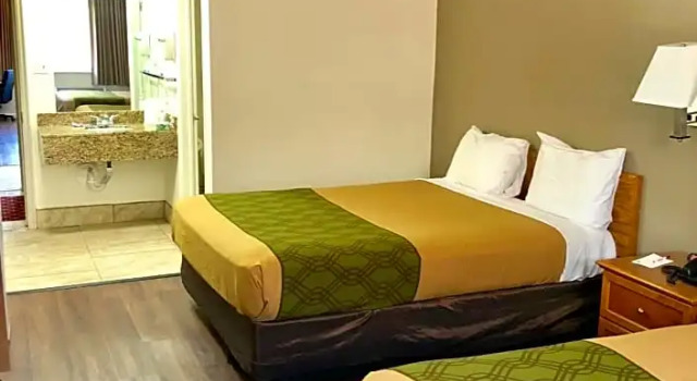 Standaard Vierpersoonskamer Crystal Cottage Inn