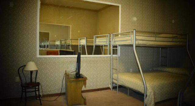 Кровать в общем номере Capital Plaza Hotel