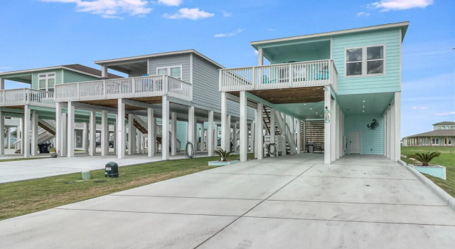 Dolphin Deck Or120 3 Bedroom Home by RedAwning