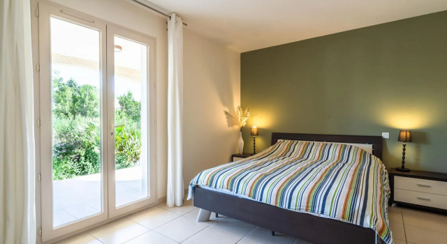 Stylish Villa with Terrace, Boek Villa Vakantiehuizen in Aude, Cottage