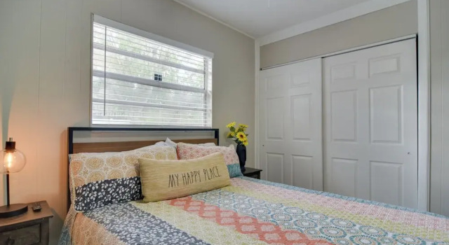 4 Mi to Dtwn: Pet-friendly Tampa Retreat
