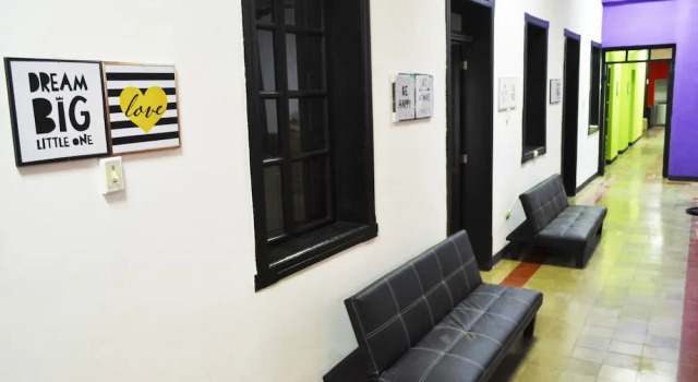 Nostalgic Hostel, Varaa Hostelli Zona 1 