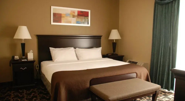 The Plaza Hotel & Suites Winona, Varaa Hotelli Hotellit Minnesota pysäköinnillä, Pysäköinti