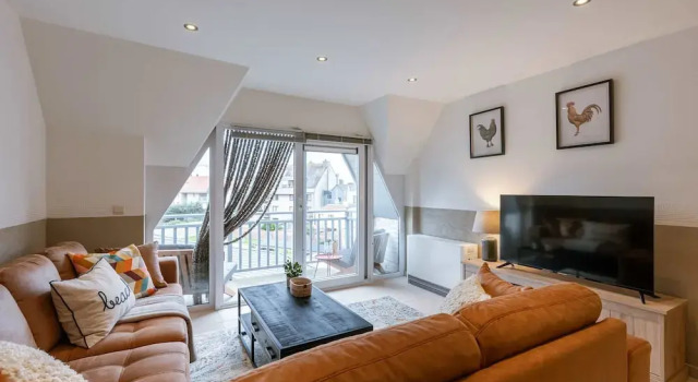 Апартаменты Cozy Apartment With Balcony With Parking