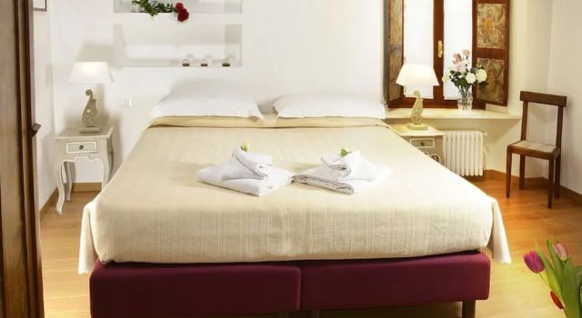 Casa Del Portico, Book Hotel Hotels in Como with Breakfast, Breakfasts