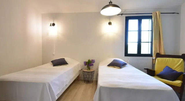 Коттедж Classic Pleasant Cottage in Asnieres With Terrace