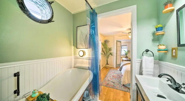 Portland Floating Home Getaway with Sauna, Reserva ahora Hotel Portland Willamette Valley