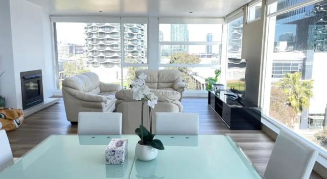 Апартаменты Docklands Luxury Penthouse Right Above The District Docklands