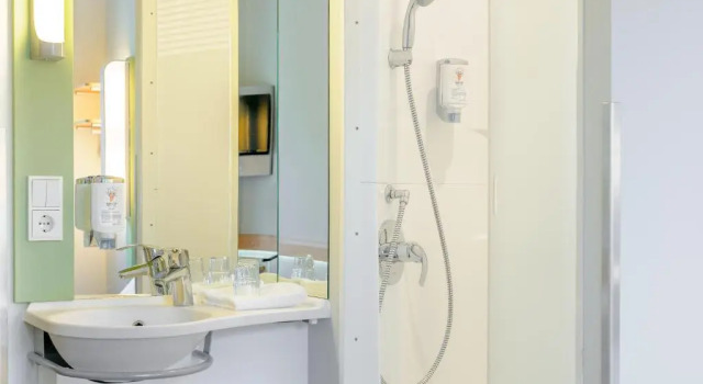 Трёхместный номер Standard ibis budget Frankfurt City Ost