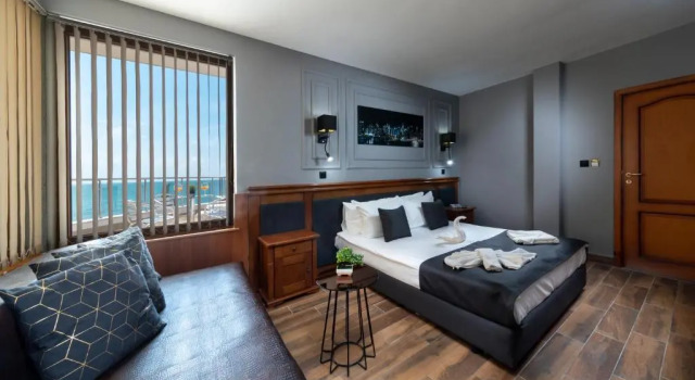 Студия Deluxe Petrov Family Hotel