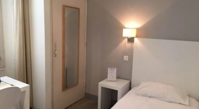 Одноместный номер Hôtel P.L.M