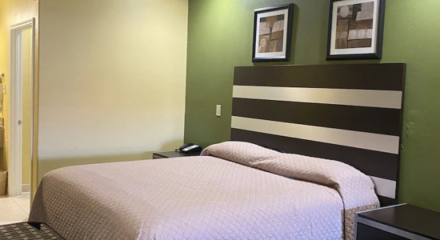 Двухместный номер Standard Redwood Suites
