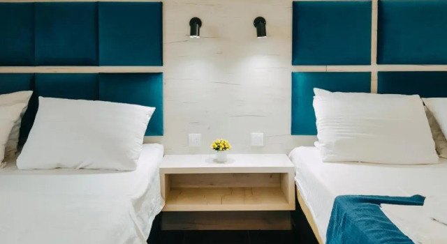 Четырёхместный номер Standard с балконом и с видом на море Sun Apartments