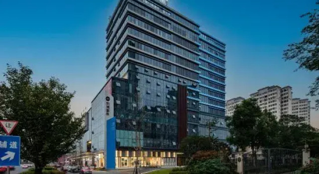 SFEEL Designer Hotel (Meishan Sansuxuan Branch)