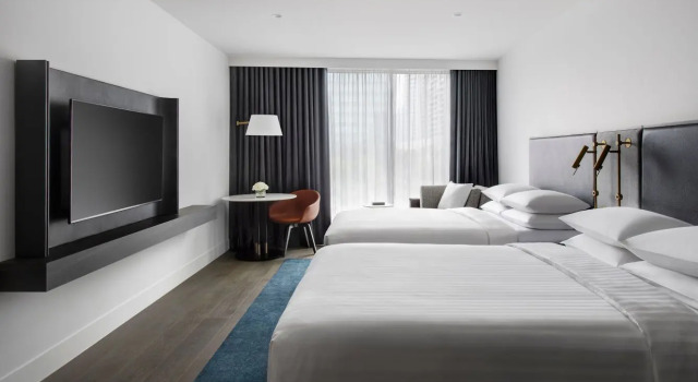Четырёхместный номер Deluxe Melbourne Marriott Hotel Docklands