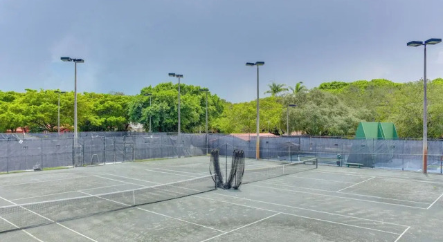 Refreshing Miami Apartment: 4 Mi to the Beach!