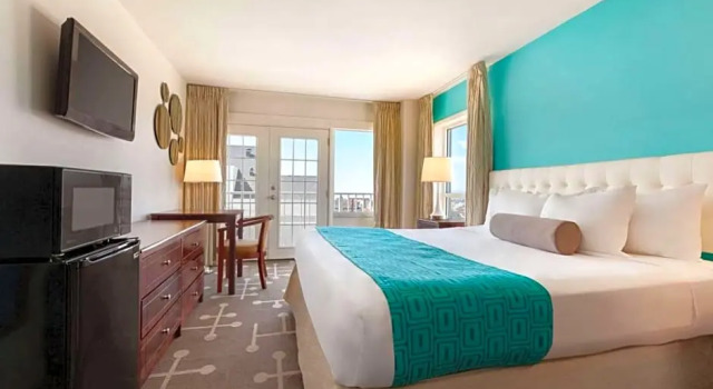 Номер Standard с балконом Howard Johnson Plaza by Wyndham Ocean City Oceanfront