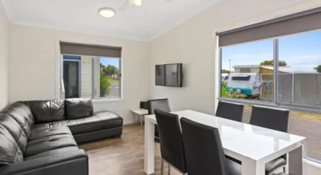 Номер Deluxe с 2 комнатами с балконом Discovery Parks - Adelaide Beachfront