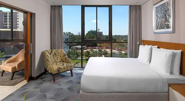 Double suite Holiday Inn - Nairobi Two Rivers Mall, an IHG Hotel
