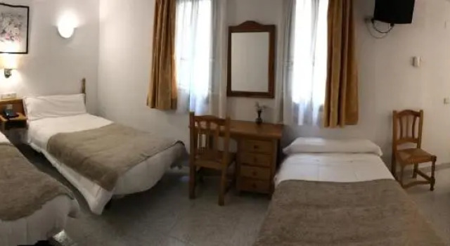Четырёхместный номер Standard Hostal Alcázar