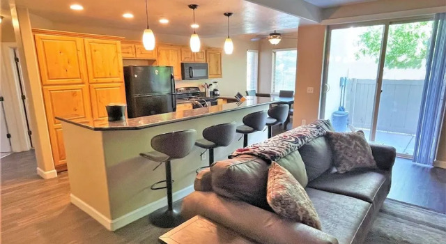 New Bridges D414 Listing 3 Bedroom Condo by RedAwning, Забронировать Отель Солт-Лейк-Сити Salt Lake County, рядом с Комплекс Фэйрпарк, штат Юта